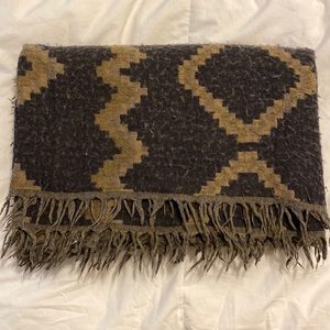Aritzia Wilfred Blanket Scarf